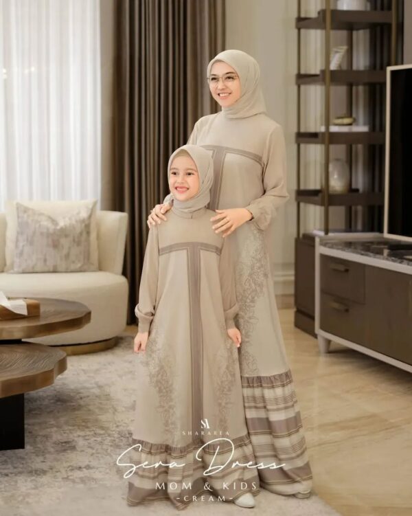 Serra Dress Mom