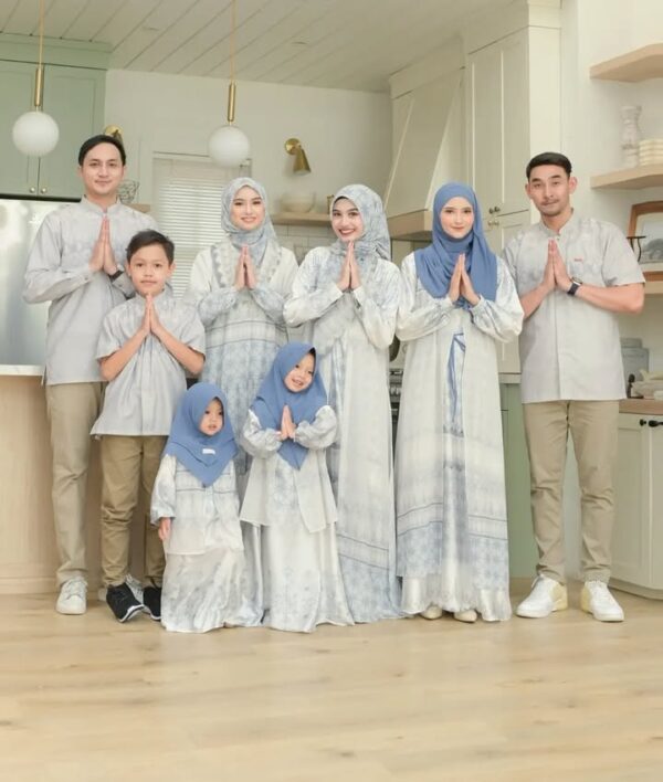 Yameena Family - Image 17