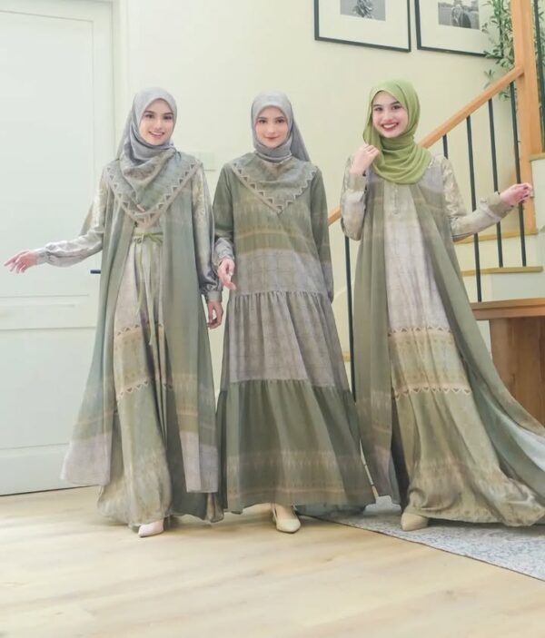 Yameena Family - Image 32