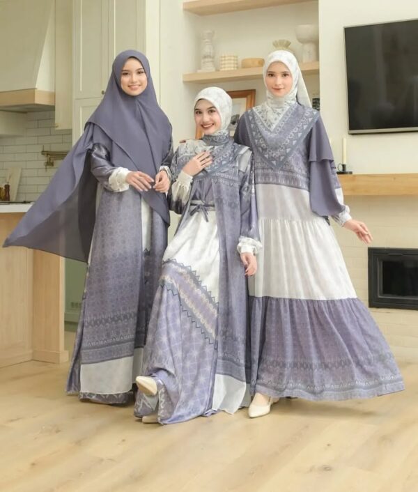Yameena Family - Image 2