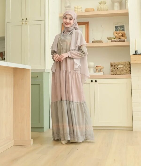 Yameena Family - Image 12