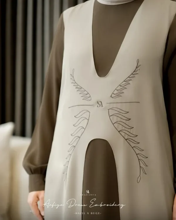 Aafiya Dress Embroidery - Image 9