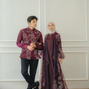 Olivia Couple Burgundy