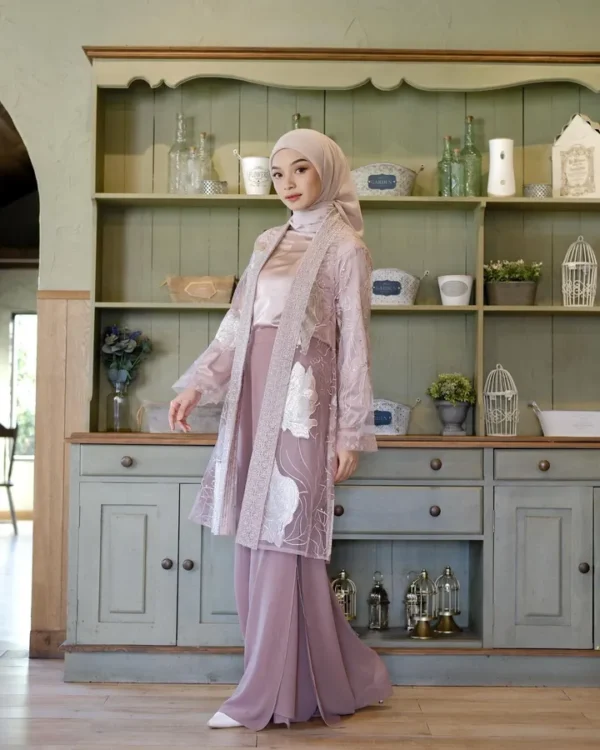 Selina Oneset - Rose Gold - Image 3