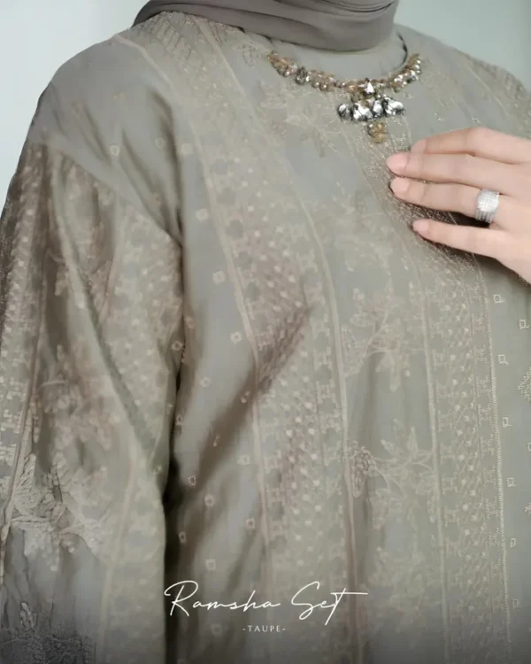 Ramsha Set - Image 3