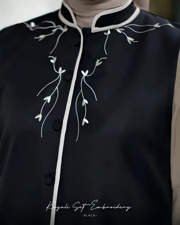 Kayali Set Embroidery - Image 15