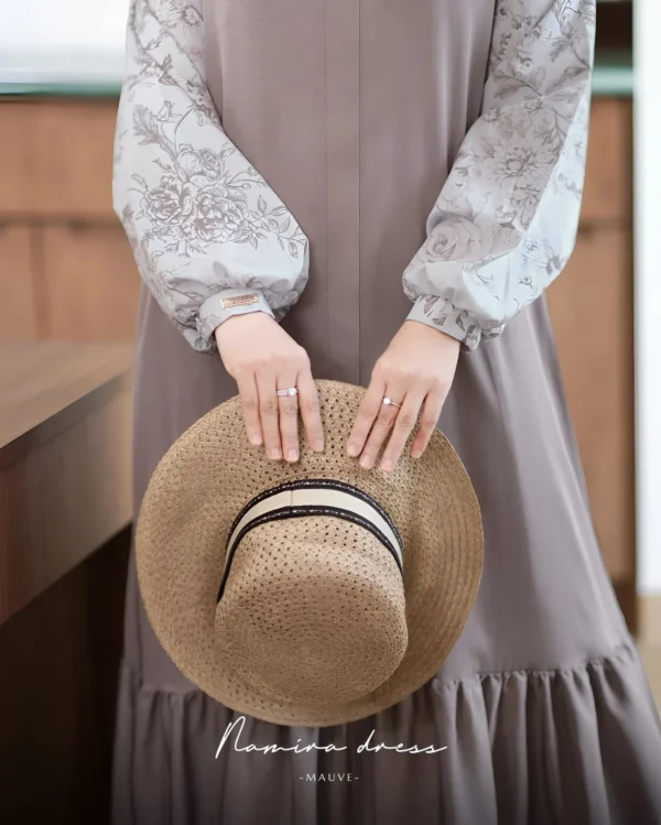 Namira Dress - Image 17