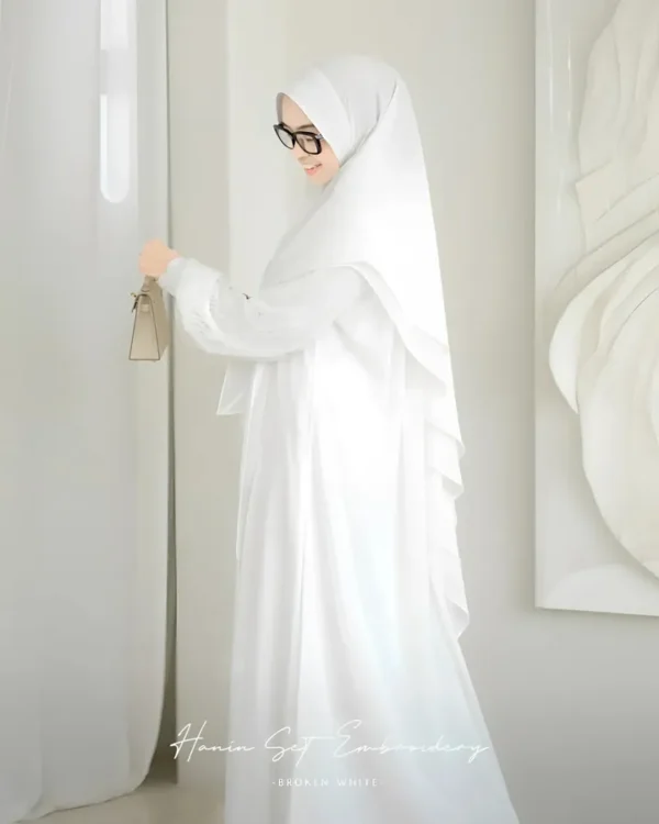 Hanin Set Embroidery - Image 4
