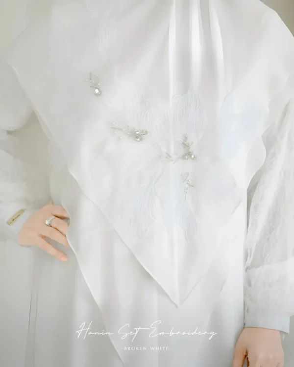 Hanin Set Embroidery - Image 6