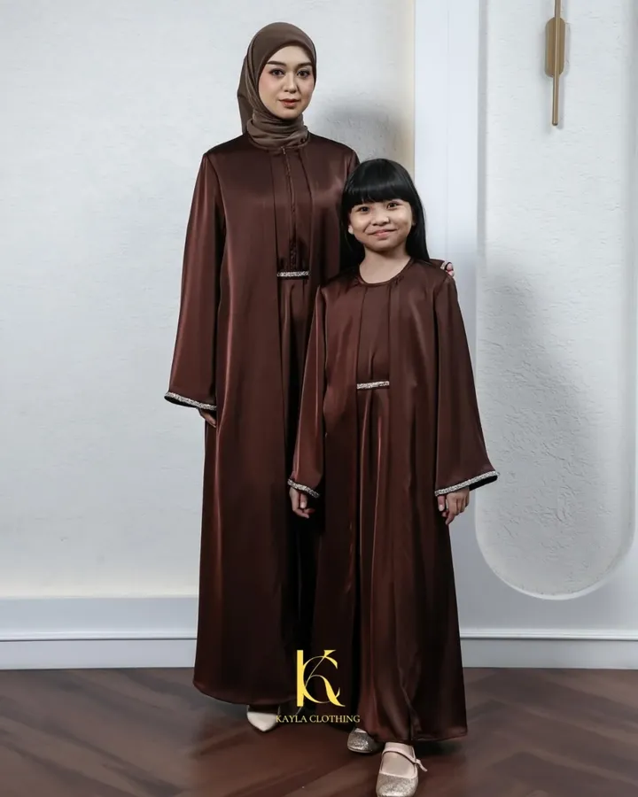 Bian Set Family - Image 3